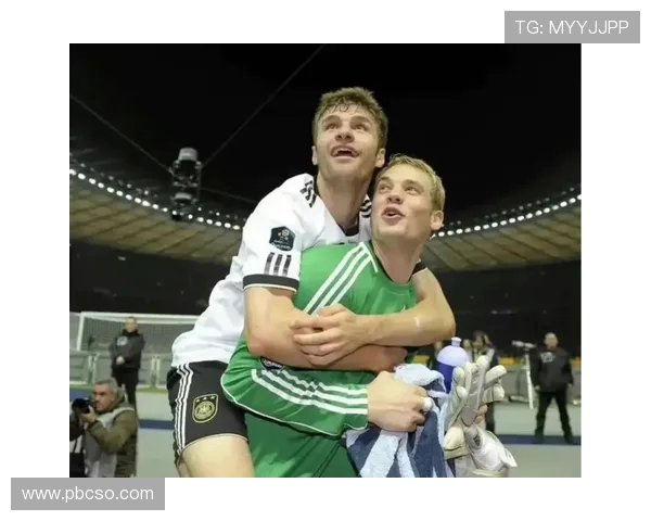 排面拉满！诺伊尔点赞周通世俱杯表现：顶级尊重！穆勒秘密对话曝光(3)